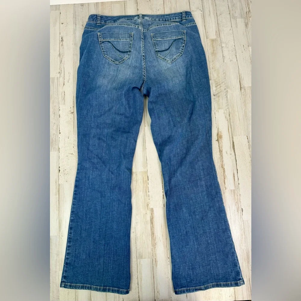 Lane Bryant Women’s Jeans Size 16R Boot Cut Genius Fit - Picture 8 of 10